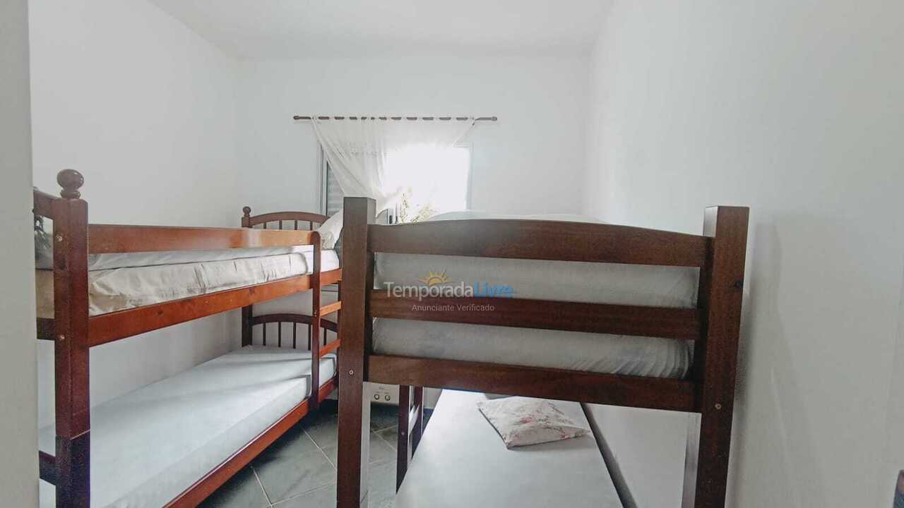 Apartamento para aluguel de temporada em Ubatuba (Praia das Toninhas)