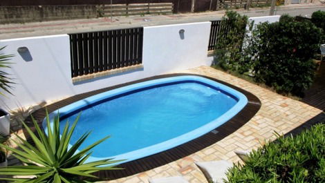 CASA COM PISCINA ACOMODAÇÕES PARA 12 PESSOAS