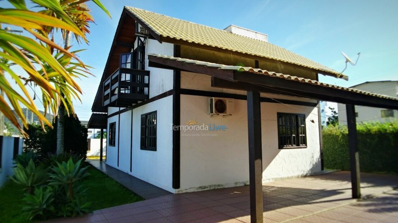 House for vacation rental in Bombinhas (Praia de Bombas)