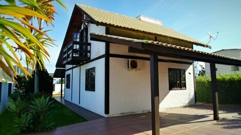 CASA CON PISCINA ALOJAMIENTO PARA 12 PERSONAS