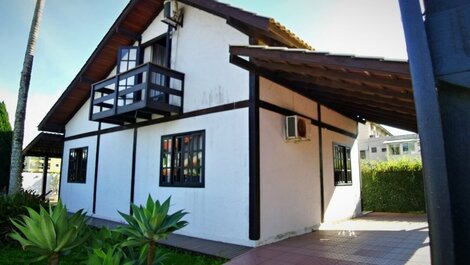 HOUSE WITH POOL ACCOMMODATIONS FOR 12 PEOPLE