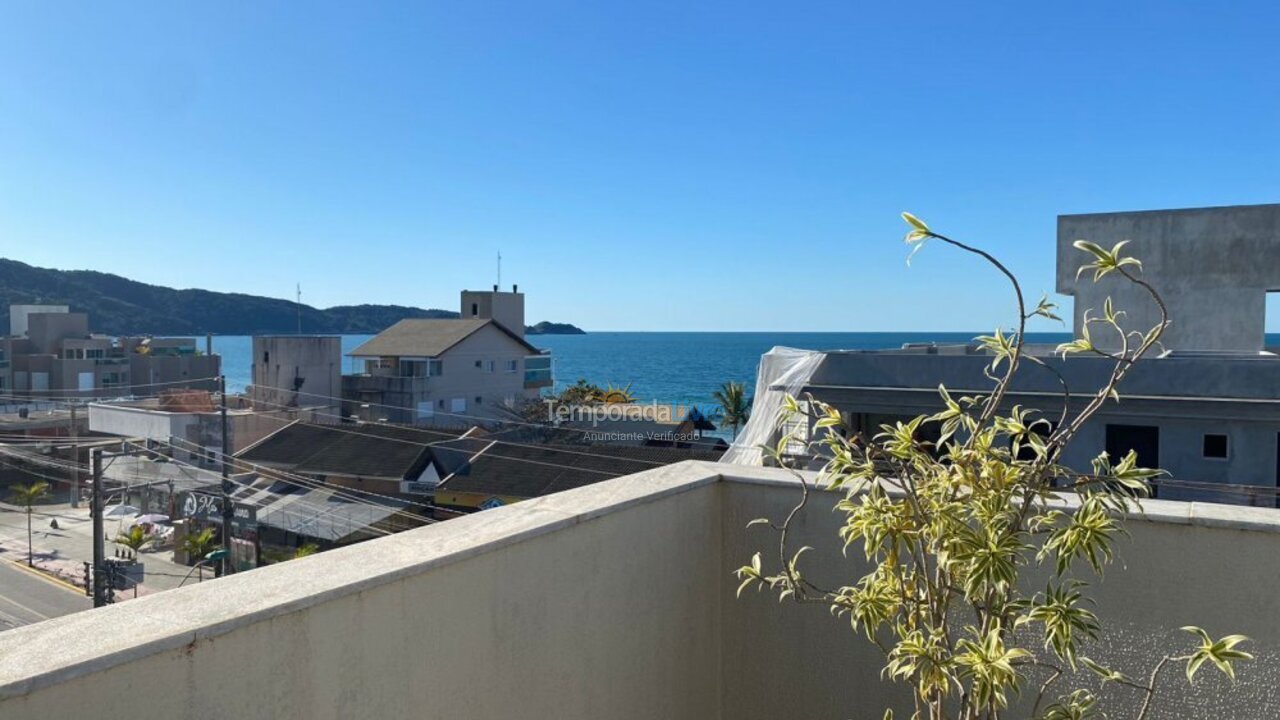 Casa para aluguel de temporada em Bombinhas (Praia de Bombas)