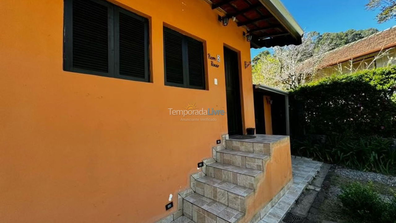 Casa para aluguel de temporada em Campos do Jordão (Fracalanza)