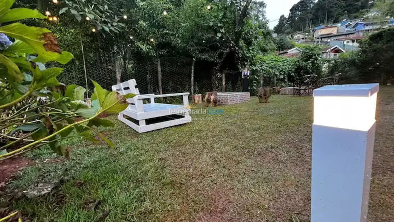 Casa para aluguel de temporada em Campos do Jordão (Fracalanza)