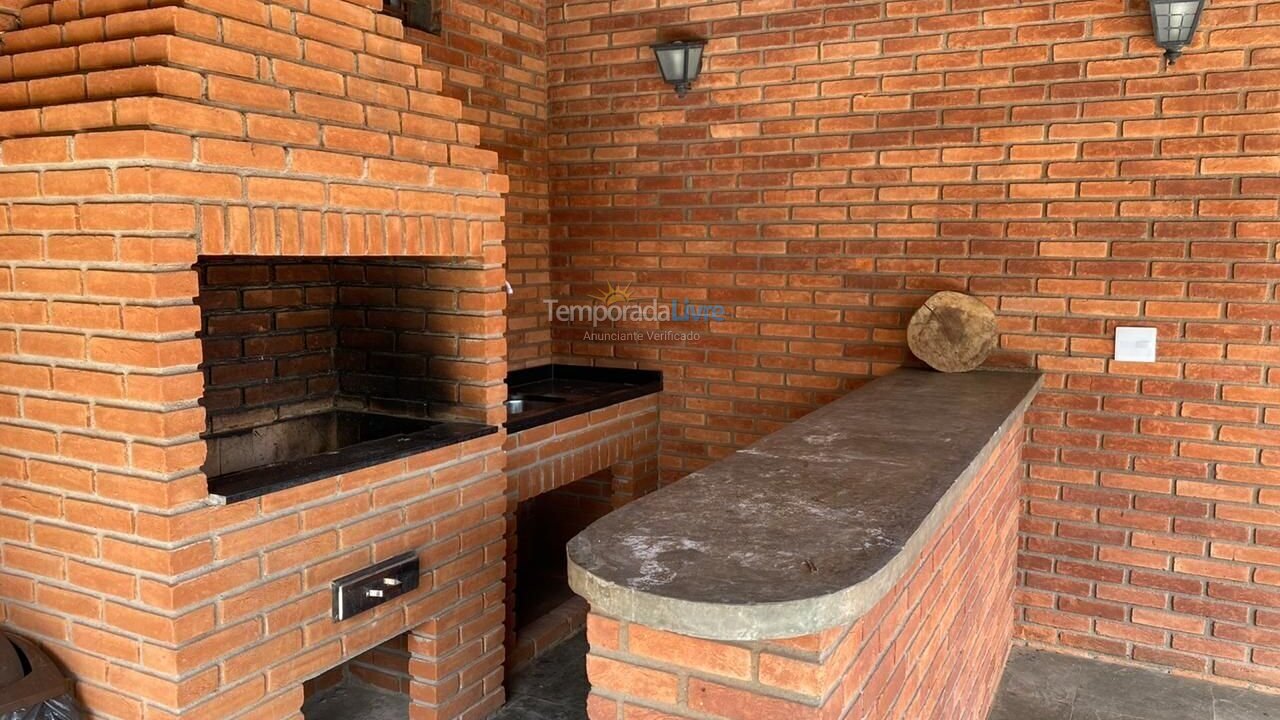 Casa para alquiler de vacaciones em Carapicuíba (Granja Viana)