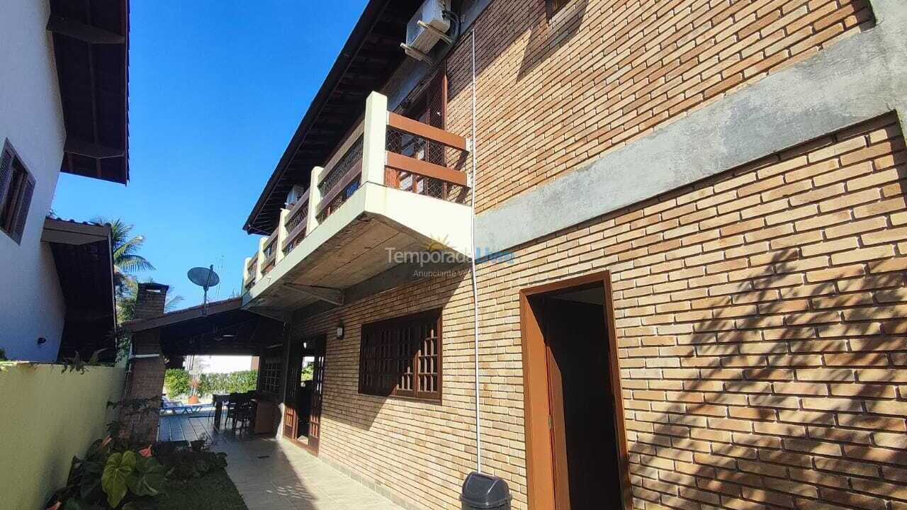 Casa para aluguel de temporada em Ubatuba (Lagoinha)