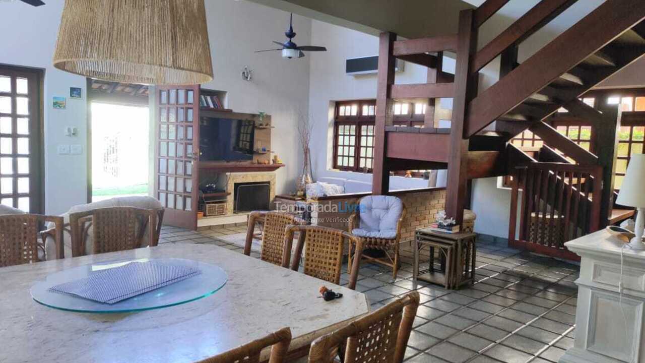 Casa para aluguel de temporada em Ubatuba (Lagoinha)