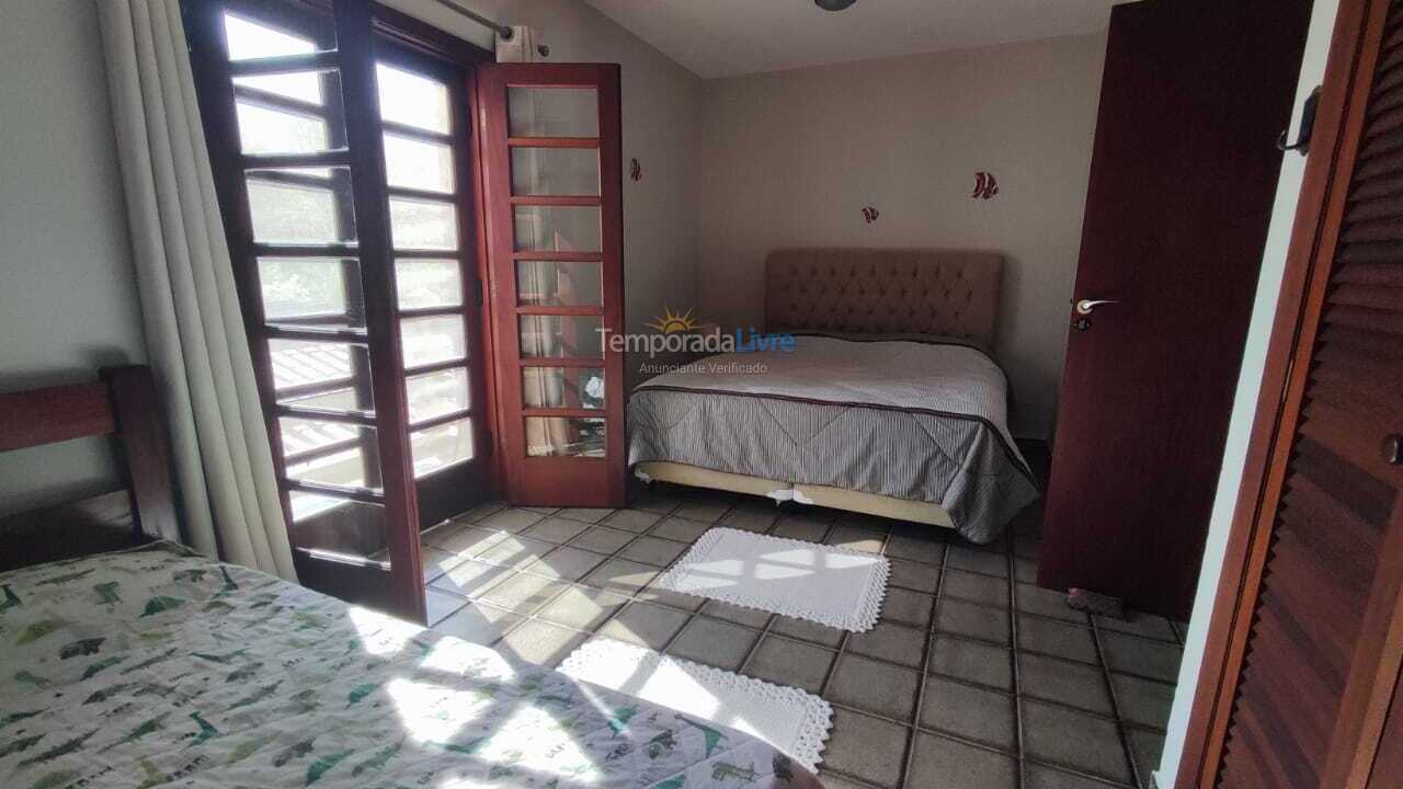 Casa para aluguel de temporada em Ubatuba (Lagoinha)