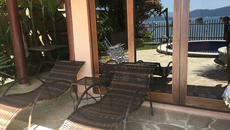 Artes - Pé na areia, 4 suítes, Piscina c/vista mar, churr, Wi-Fi e...