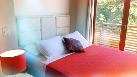 Red Pool Hideaway - 3 Suites, Barbecue and Beach