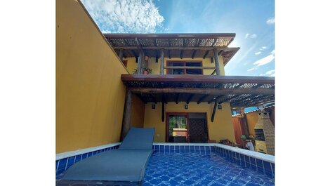 4 suites, infinity pool, beachfront, sleeps 14