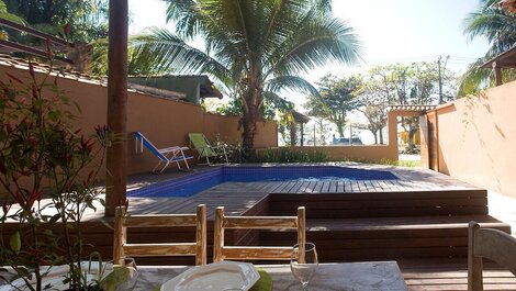 Beachfront, 3 suites, 1km from the center, swimming pool, wi-fi