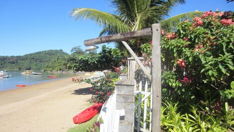 Artes - Pé na areia, 4 suítes, Piscina c/vista mar, churr, Wi-Fi e...