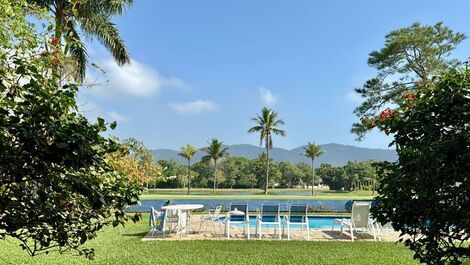 COLONIAL HOUSE IN GUARUJÁ GOLF CLUB