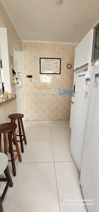 Apartamento para aluguel de temporada em Praia Grande (Praia do Caiçara)