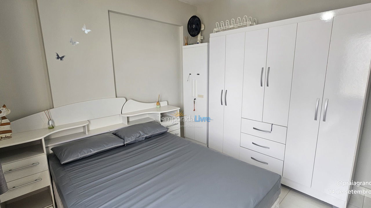 Apartamento para aluguel de temporada em Praia Grande (Praia do Caiçara)