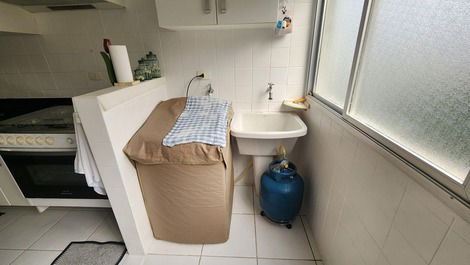 Pitangueiras lindo 3 qts sala com sac., 2 vagas, ar cond, serv praia