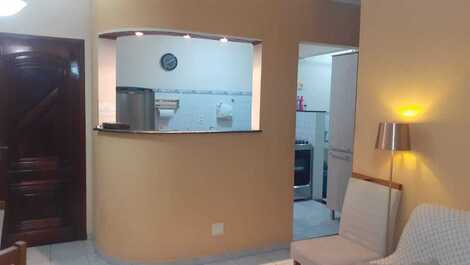 LINDO APARTAMENTO PARA TEMPORADA 30 METROS DO MAR GUILHERMINA PG SP