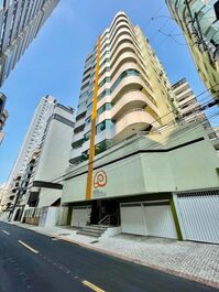 APARTAMENTO 03 DORMITÓRIOS EM MEIA PRAIA ITAPEMA SC
