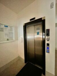 APARTAMENTO 03 DORMITÓRIOS EM MEIA PRAIA ITAPEMA SC