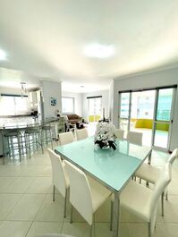 APARTAMENTO 03 DORMITÓRIOS EM MEIA PRAIA ITAPEMA SC