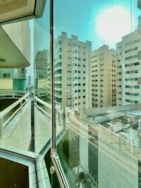 APARTAMENTO 03 DORMITÓRIOS EM MEIA PRAIA ITAPEMA SC