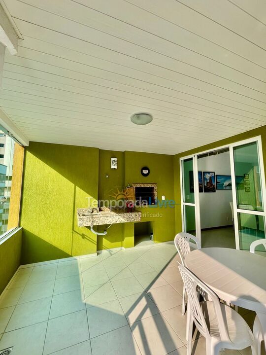 Apartamento para aluguel de temporada em Itapema (Meia Praia)