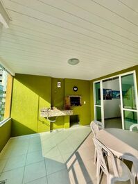 APARTAMENTO 03 DORMITÓRIOS EM MEIA PRAIA ITAPEMA SC
