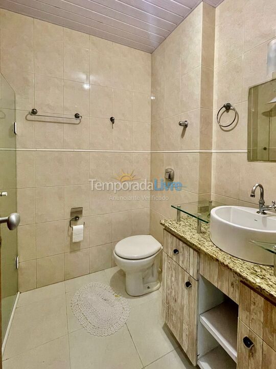 Apartamento para aluguel de temporada em Itapema (Meia Praia)