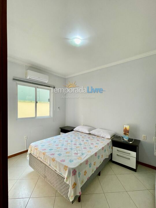 Apartamento para aluguel de temporada em Itapema (Meia Praia)