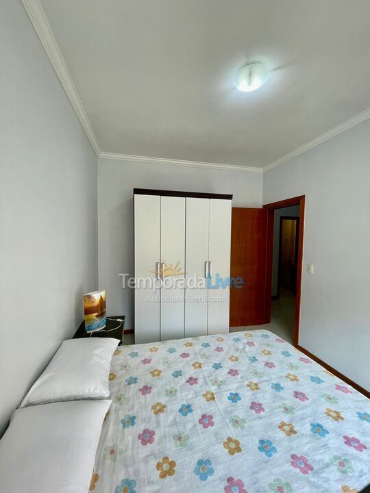 Apartamento para aluguel de temporada em Itapema (Meia Praia)