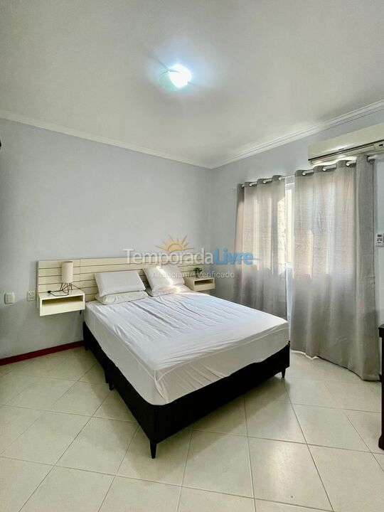 Apartamento para aluguel de temporada em Itapema (Meia Praia)