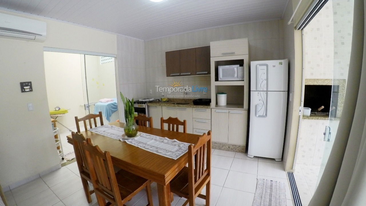 House for vacation rental in Bombinhas (Praia de Bombas)