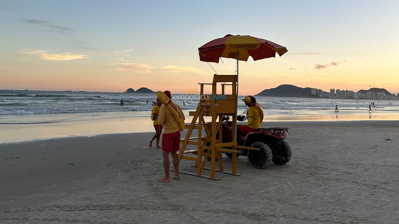 Apartamento para aluguel de temporada em Guarujá (Enseada)