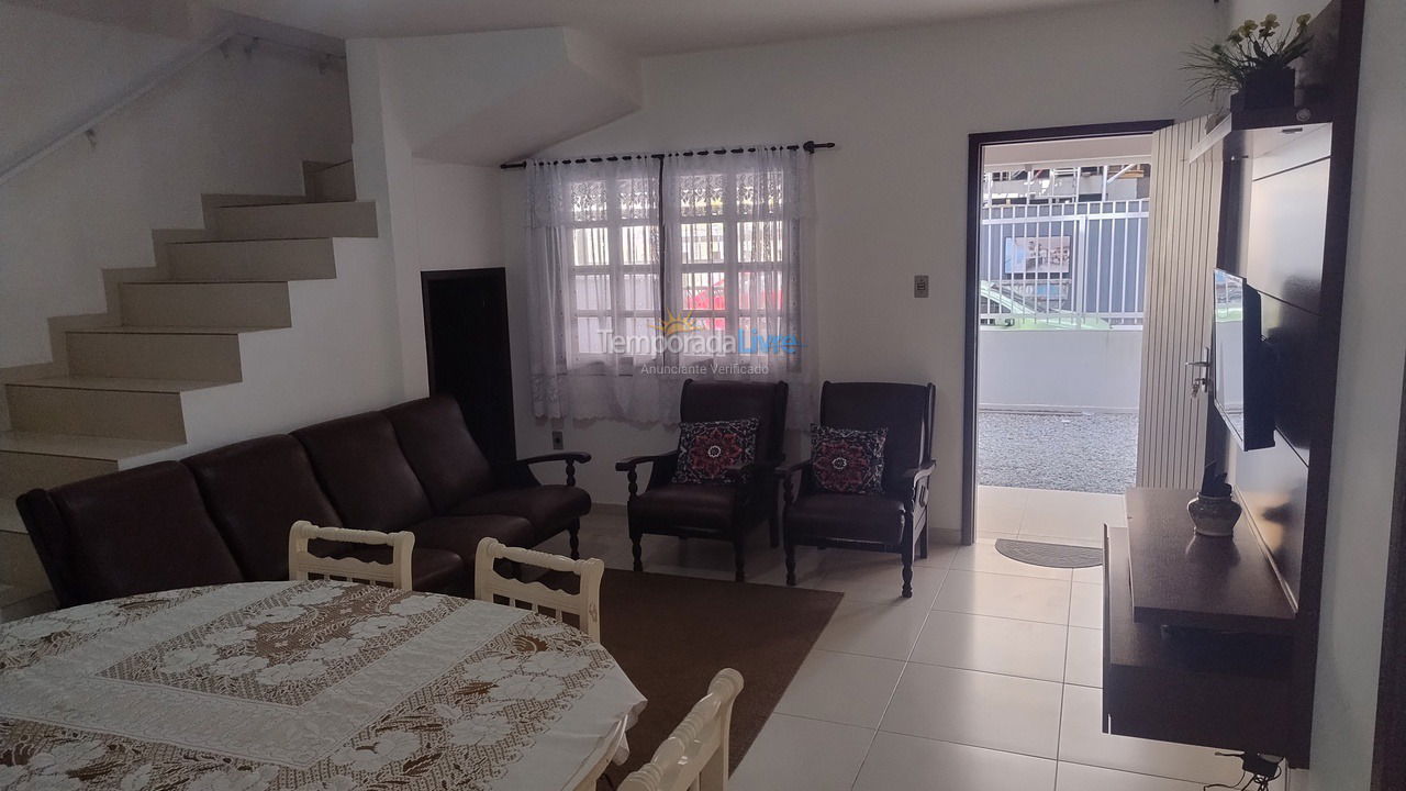 House for vacation rental in Itapema (Meia Praia)