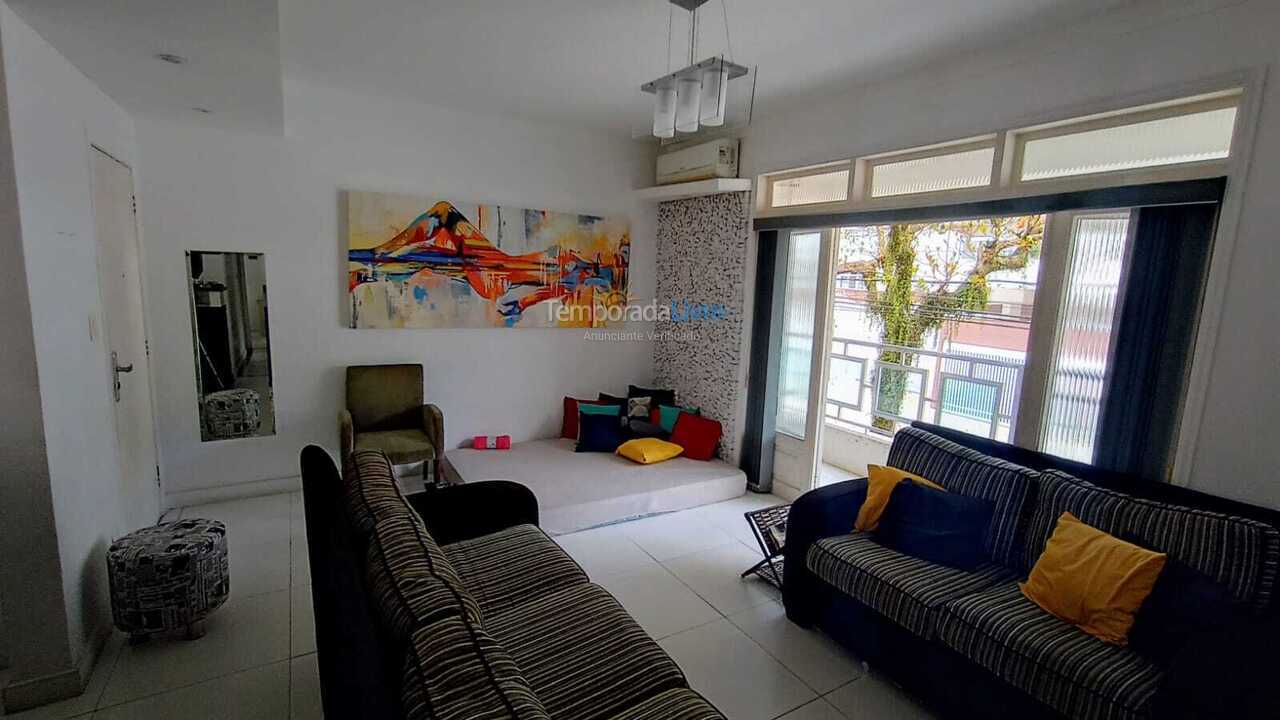 Apartamento para aluguel de temporada em Guarujá (Pitangueiras)