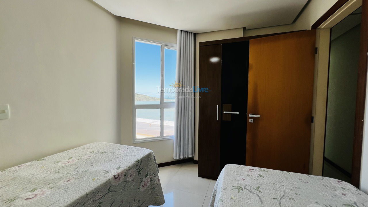 Apartamento para aluguel de temporada em Guarapari (Praia do Morro)