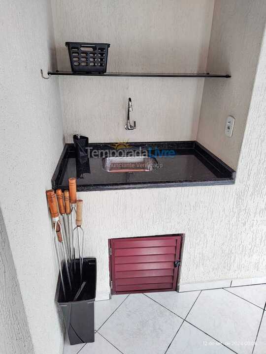 Apartamento para aluguel de temporada em Itapema (Meia Praia)