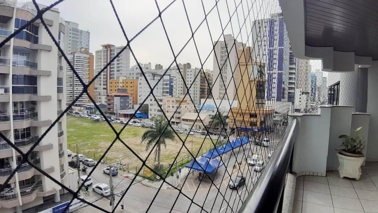 Apartamento para aluguel de temporada em Itapema (Meia Praia)