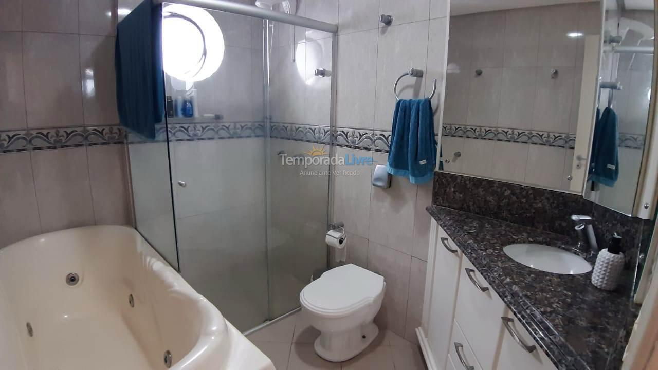 Apartamento para aluguel de temporada em Itapema (Meia Praia)