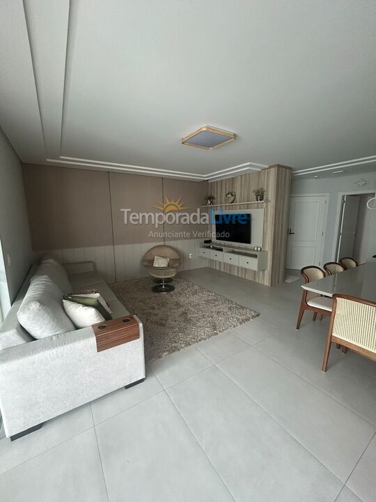 Apartamento para aluguel de temporada em Itapema (Meia Praia)