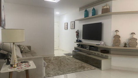 HERMOSO APARTAMENTO 4 SUITES PARA 10 PERSONAS EN MEIA PRAIA