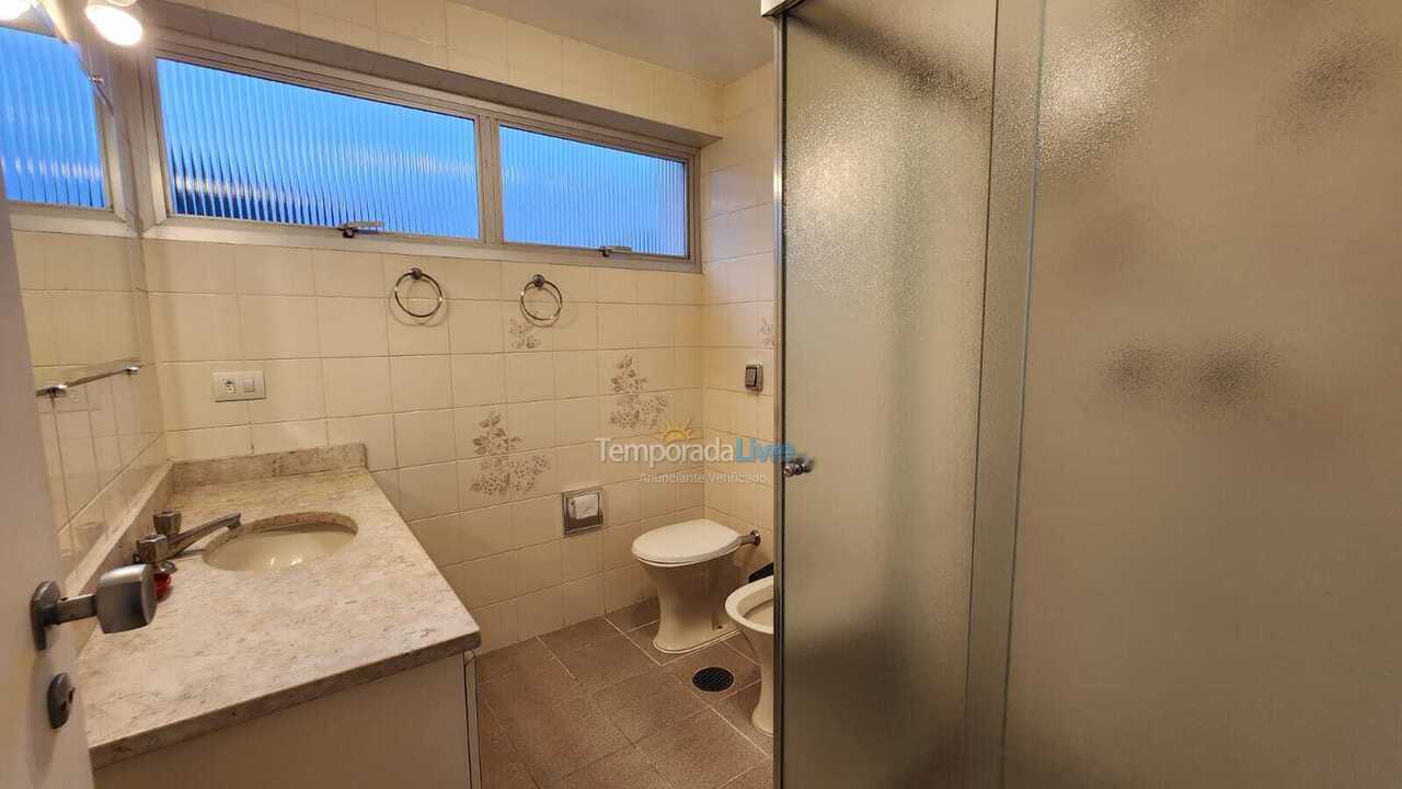 Apartamento para aluguel de temporada em Guarujá (Pitangueiras)