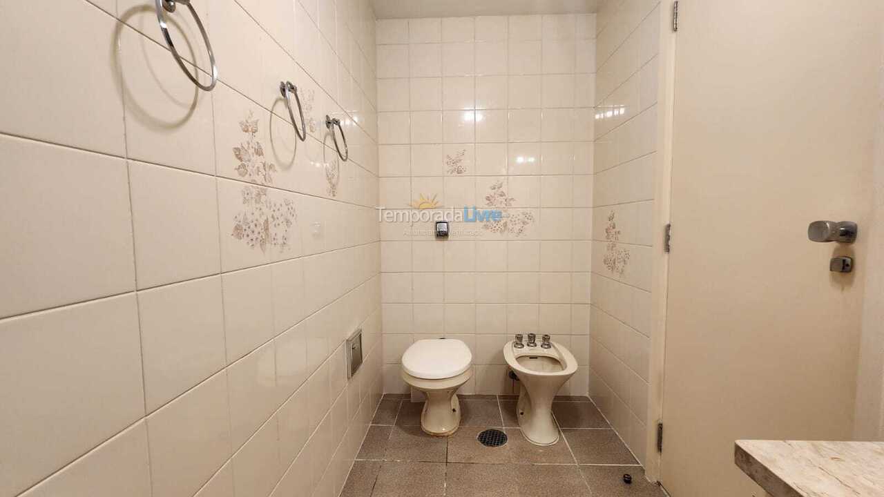 Apartamento para aluguel de temporada em Guarujá (Pitangueiras)