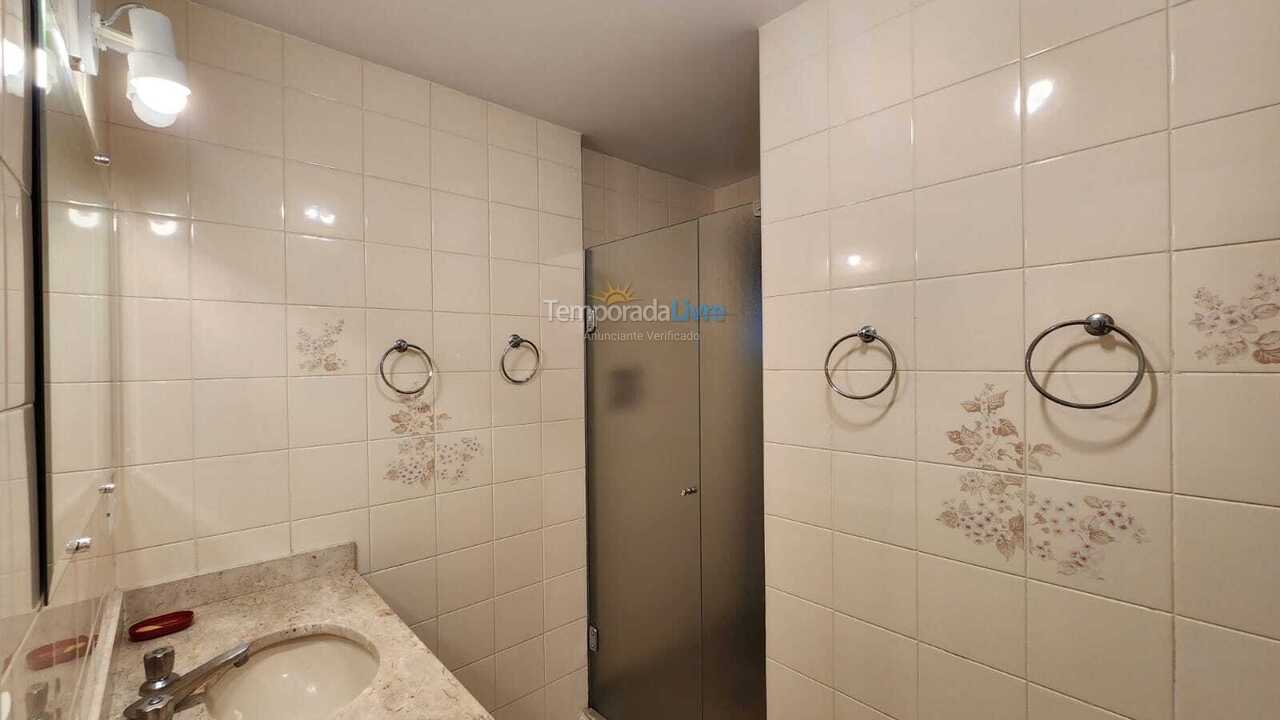 Apartamento para aluguel de temporada em Guarujá (Pitangueiras)