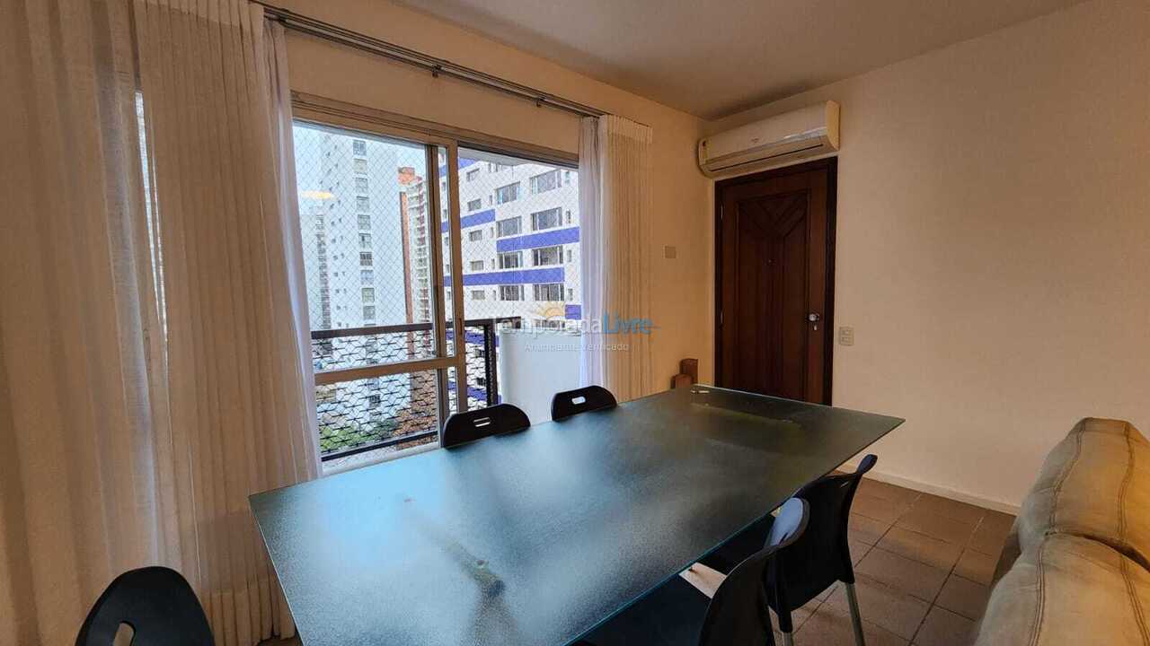 Apartamento para aluguel de temporada em Guarujá (Pitangueiras)