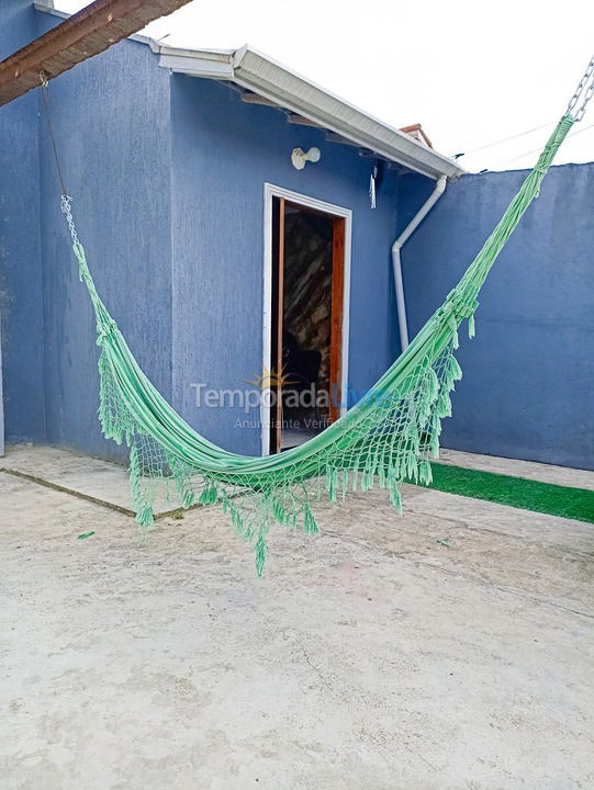 Casa para aluguel de temporada em Caraguatatuba (Jardim Tarumãs)