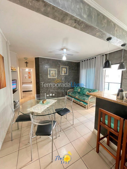 Apartamento para aluguel de temporada em Guarujá (Pitangueiras)