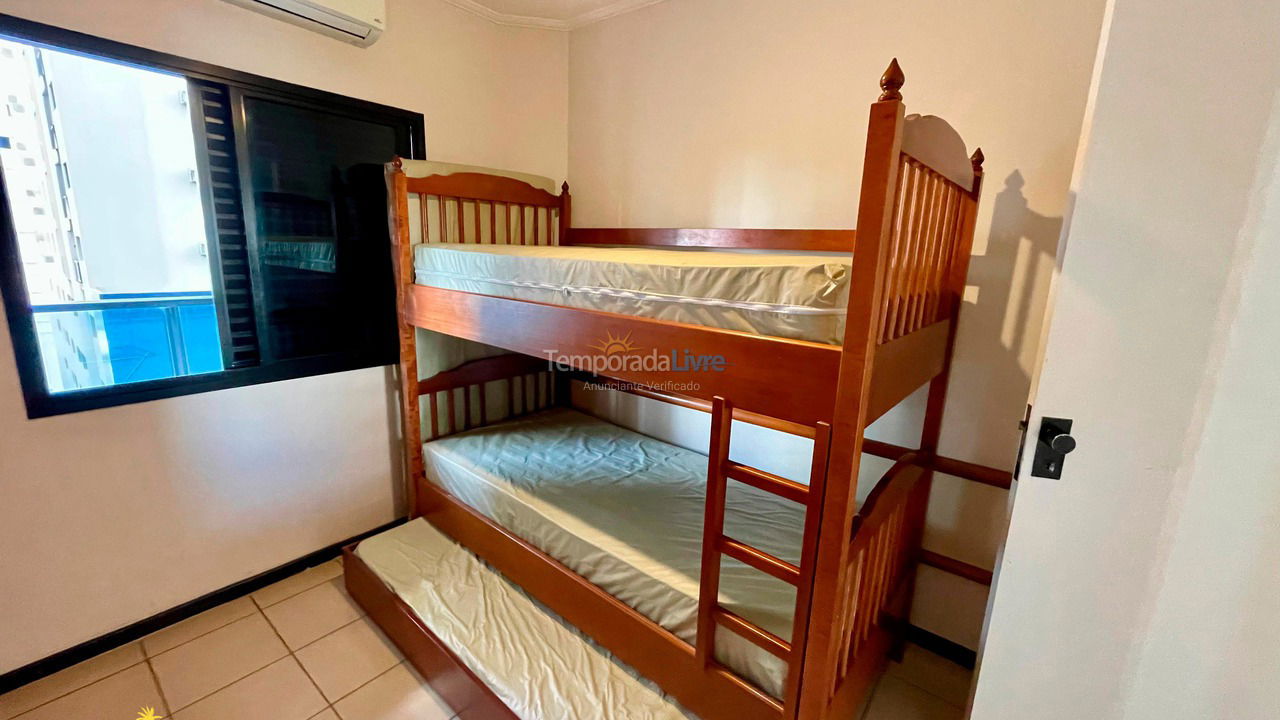 Apartamento para aluguel de temporada em Guarujá (Pitangueiras)