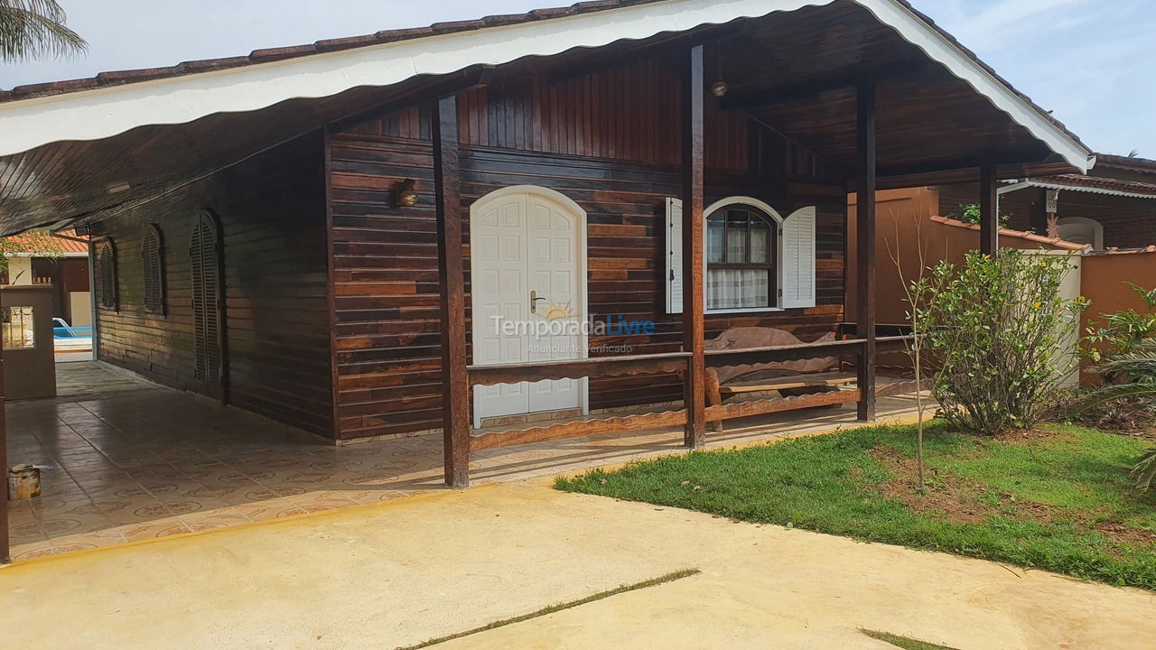 Casa para alquiler de vacaciones em Bertioga (Condominio Morada da Praia)